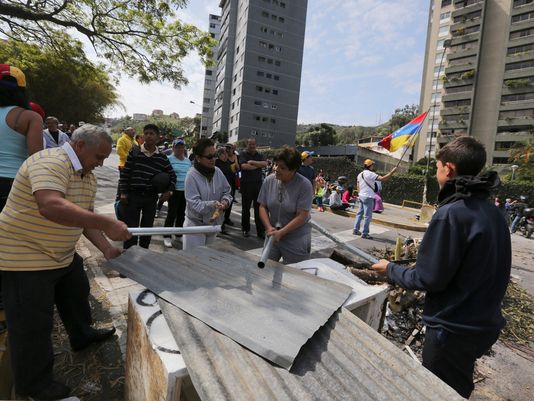 Venezuela triển khai quân đội ngăn chặn biểu tình
