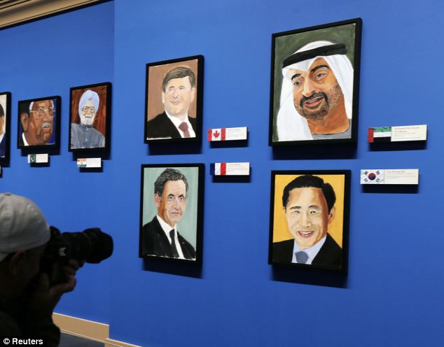 24 nh&agrave; l&atilde;nh đạo đ&atilde; đi v&agrave;o tranh vẽ của &ocirc;ng Bush. Ảnh: Reuters