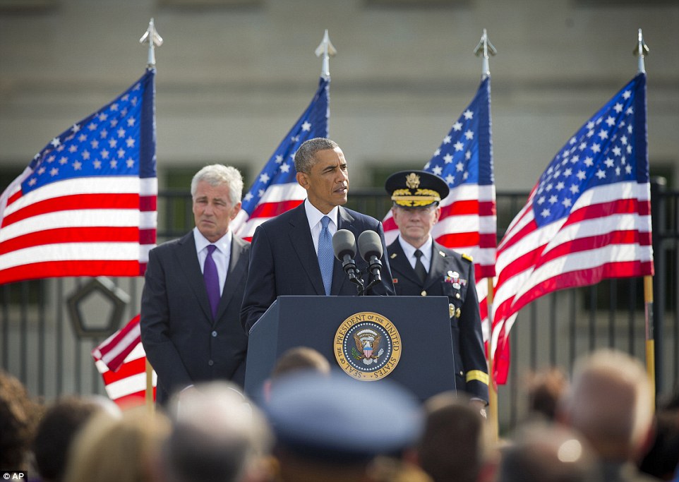 Tổng thống Obama ph&aacute;t biểu b&ecirc;n ngo&agrave;i Lầu Năm G&oacute;c h&ocirc;m 11-9. Ảnh: AP