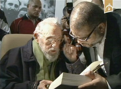 Ông Fidel Castro xuất hiện sau 9 tháng vắng bóng