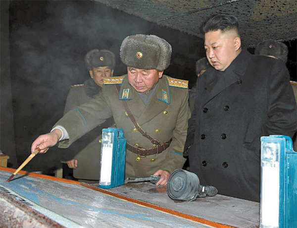 L&atilde;nh đạo Kim Jong-un thị s&aacute;t đơn vị qu&acirc;n đội 323 h&ocirc;m 23-1. Ảnh: Rodong Simun