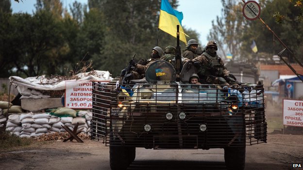 Donetsk trúng tên lửa đúng lúc đoàn xe Nga tới