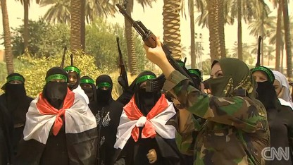 Iraq: Thiếu nữ 14 tuổi cầm súng trường bảo vệ thủ đô