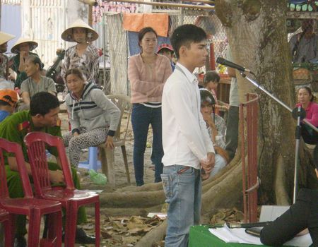 Nhắm mắt 5 giây... ở tù 9 tháng!