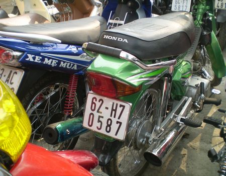 Lên facebook rủ nhau đua xe