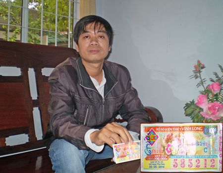 Kiện vì không được lãnh vé số trúng thưởng do "quá hạn"