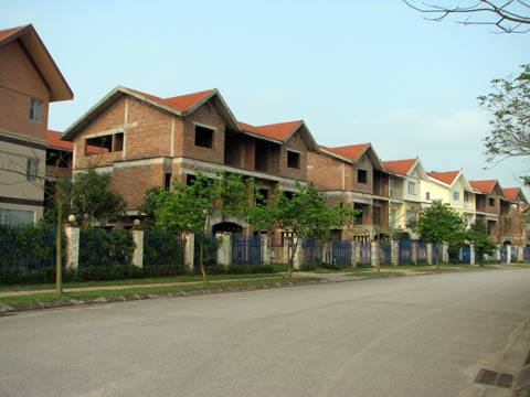 Lỗ bạc tỉ vì nhà đất phong thủy xấu