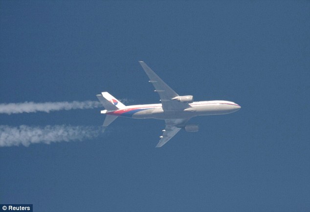 MH370 bị cướp bằng điện thoại di động?