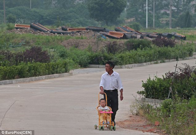 Trung Quốc: Người già tự sát để “tranh thủ” đất chôn!