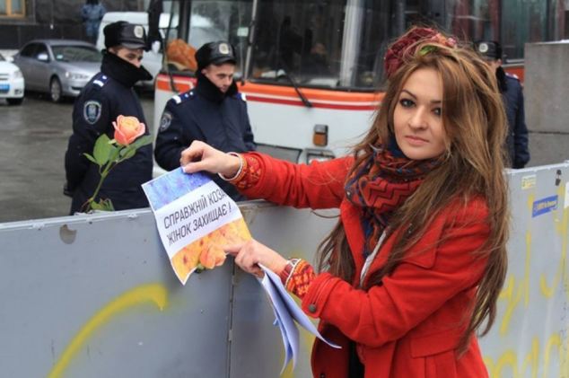 Human shield: Pankiv received a text from one of the police officers who had been standing in the police line opposite her
