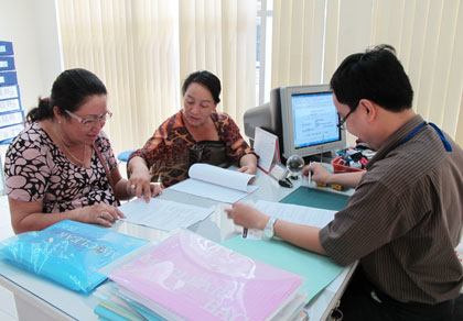 Gỡ rối nhà đất mua bán giấy tay