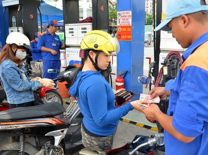 Giá xăng dầu Việt Nam vẫn thấp hơn nhiều nước (!)