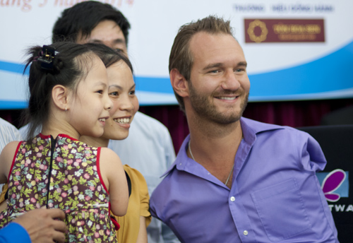 Nghĩa cử đẹp của Nick Vujicic ở VN