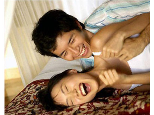 Đang lên mây mà bị "xoẹt" một phát là tiêu luôn đời trai!