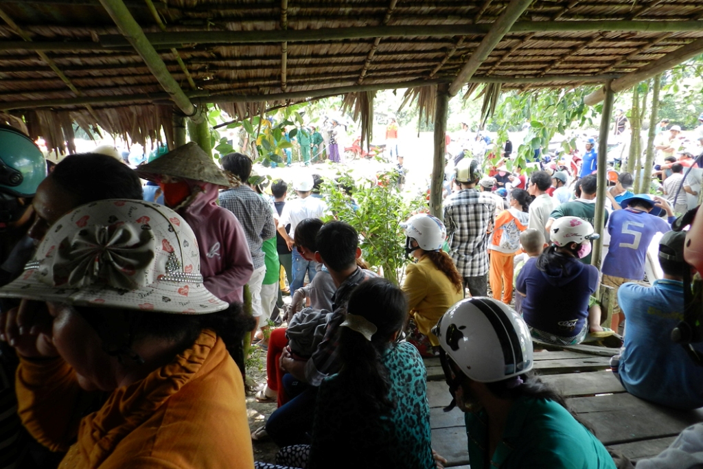 Vợ chồng em trai đánh chết vợ chồng anh trai