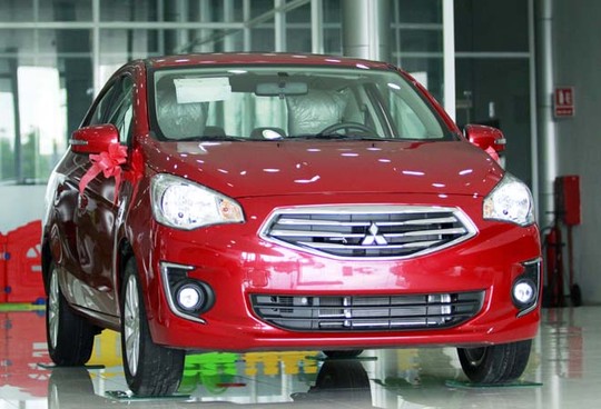 Tiêu thụ "xế hộp" vẫn đắt như tôm tươi