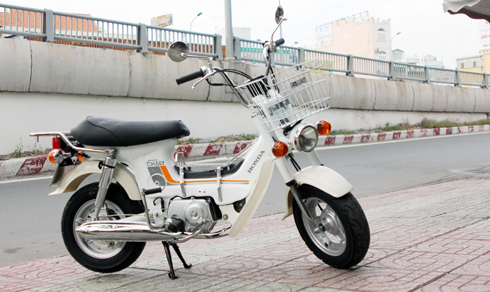 Chiếc Honda Chaly 50 được làm mới bắt mắt.
