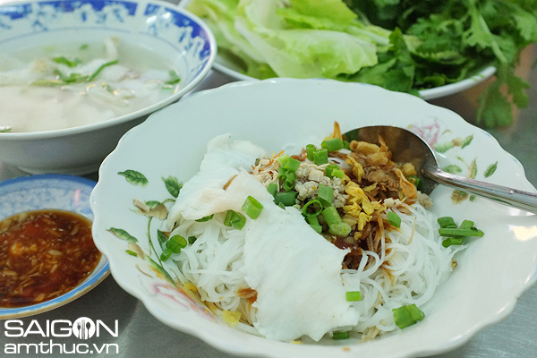 Ăn hủ tiếu Nam Vang... cá độc nhất Sài Gòn