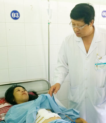 Vỡ gan do chơi trò xe điện đụng