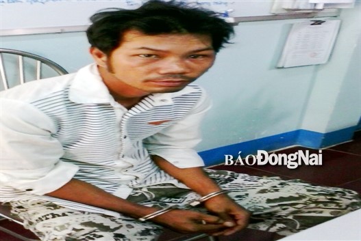 Trốn lệnh truy nã, lên thành phố bán trái cây dạo