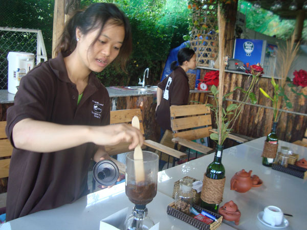 Pha chế c&agrave; ph&ecirc; chồn
