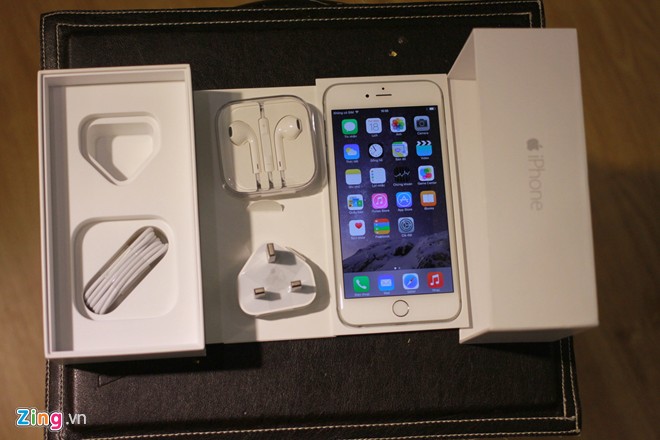Đập hộp iPhone 6 Plus đầu ti&ecirc;n tại Việt Nam
