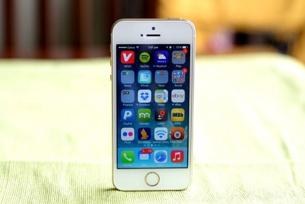 Những chiếc iPhone bản 16GB đang khiến nhiều người kh&oacute; chịu v&igrave; gặp vấn đề về lưu trữ. Ảnh: Techtimes.