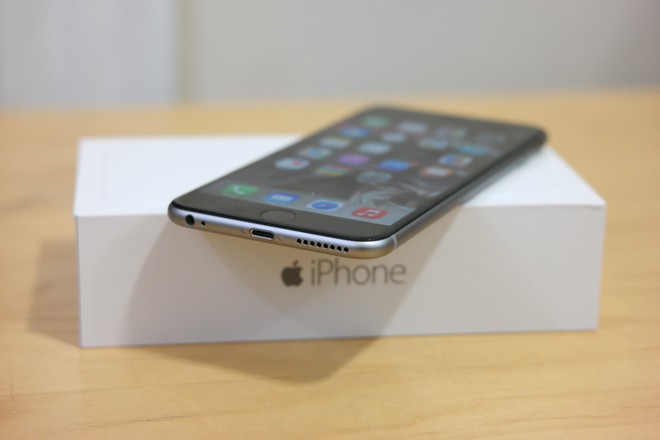 iPhone 6 Plus li&ecirc;n tiếp giảm gi&aacute; tại VN trong th&aacute;ng cuối năm