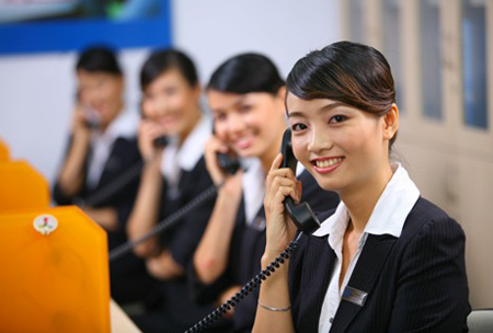 Qua thời nhân viên ngân hàng đẹp như hoa hậu?