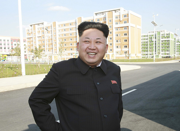 &Ocirc;ng Kin Jong-un t&aacute;i xuất nhưng h&agrave;ng loạt quan chức cấp cao kh&aacute;c lại biến mất. Ảnh: Reuters
