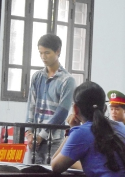 Quá giang xe còn đòi “làm chuyện người lớn”