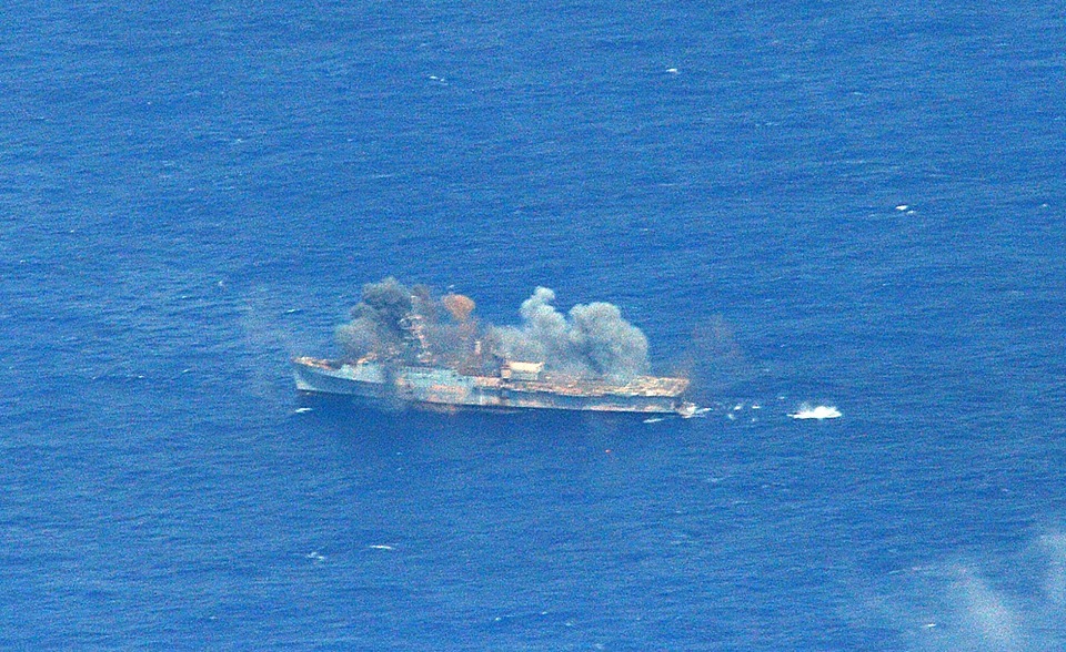 Tàu chiến USS Ogden trúng tên lửa Naval Strike Missile từ tàu khu trục HNoMS Fridtjof Nansen của Quân đội hoàng gia Na Uy.