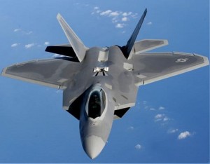Mỹ không kích IS ở Syria: Lần đầu chiến đấu cơ tàng hình F-22 xung trận