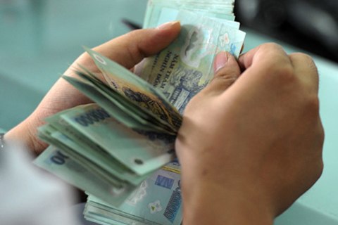 Nhân viên ngân hàng hồi hộp chờ thưởng Tết