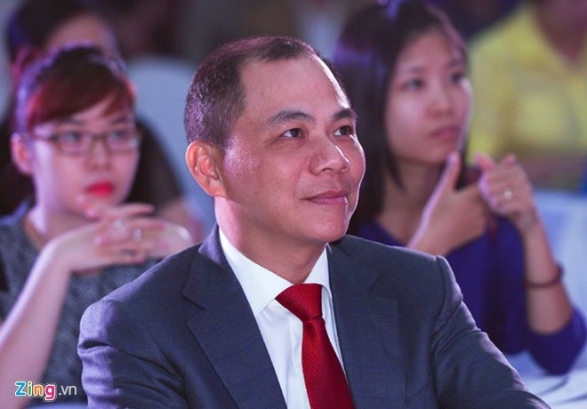 Tỉ phú Phạm Nhật Vượng bất ngờ xuất hiện ở họp báo 'Chuyển động 24h'