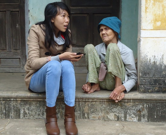 Con ruồng bỏ mẹ già vì… sợ trách nhiệm