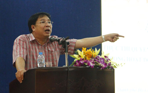 &ocirc;ng Đinh Trung Cẩn, gi&aacute;m đốc Trung t&acirc;m bảo vệ quyền t&aacute;c giả &acirc;m nhạc Việt Nam (VCPMC) tại TP HCM.