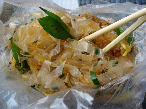 Thủng ruột do... ăn bánh tráng trộn