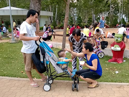 Còn “chồng chúa, vợ tôi”