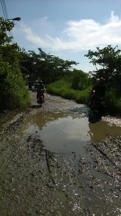 Đường xuống cấp