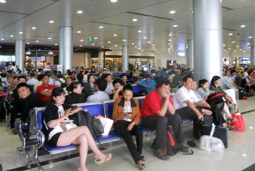 Nỗ lực giảm chậm, hủy chuyến bay