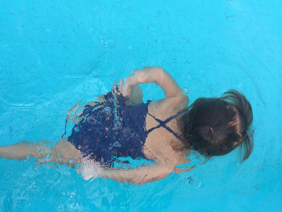 V&agrave; bơi được