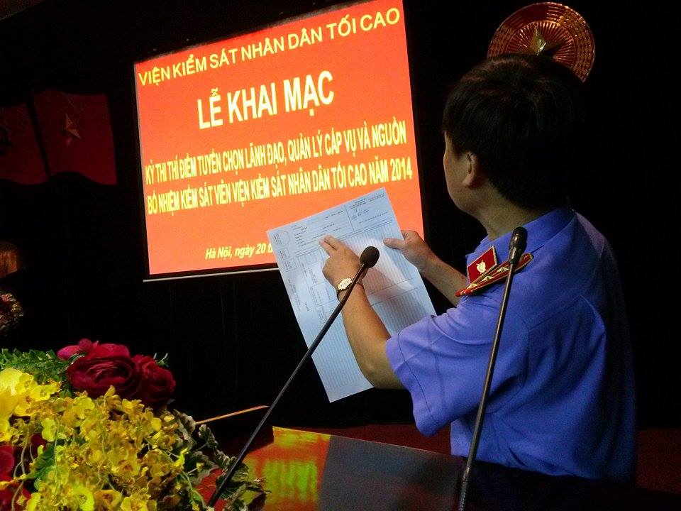 Gi&aacute;m thị hướng dẫn về quy chế thi