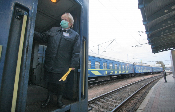 Trước đ&oacute;, Ukraine tuy&ecirc;n bố ngừng dịch vụ xe bu&yacute;t v&agrave; t&agrave;u lửa đến Crimea v&igrave; l&yacute; do an ninh. Ảnh: ITAR-TASS