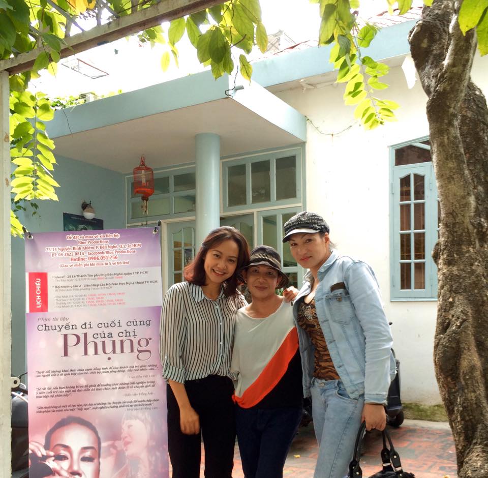 Hồng &Aacute;nh v&agrave; 2 nh&acirc;n vật của phim tại một trường học