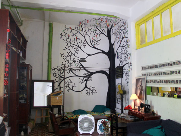 Quán Things Cafe (14 Tôn Thất Đạm, quận 1) có phong cách bày trí đơn giản, kết hợp giữa hiện đại và cổ điển.