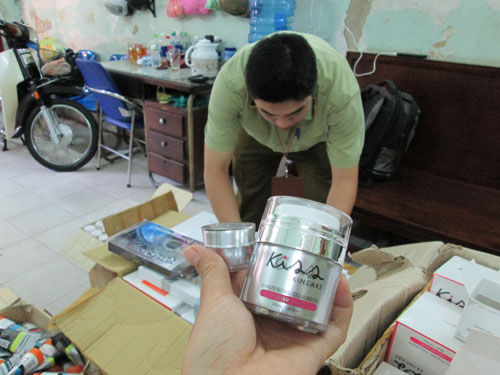Kem trắng giả đội lốt xách tay