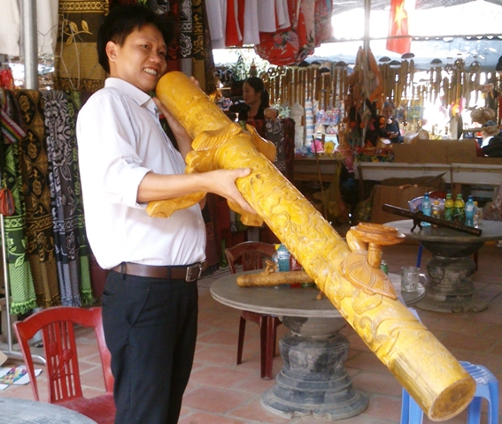 Ngắm những chiếc điếu c&agrave;y được cho l&agrave; khủng nhất Việt Nam.