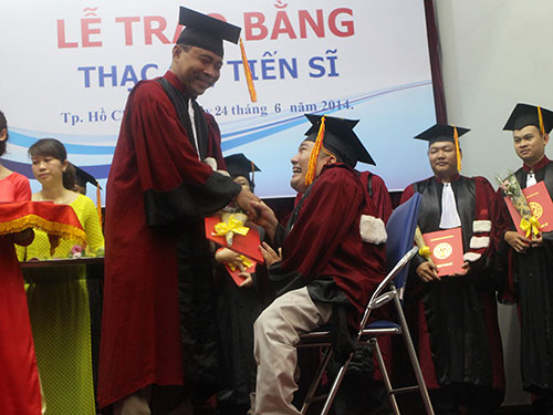 Trao 19 bằng tiến sĩ khoa học tự nhiên