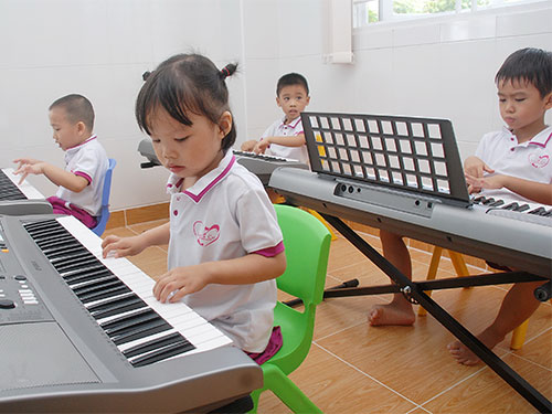 "Không đâu chăm lo mầm non tốt như nước ta!"